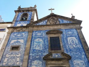 chapelle das almas porto, église bleue porto, église en azulejos portugal