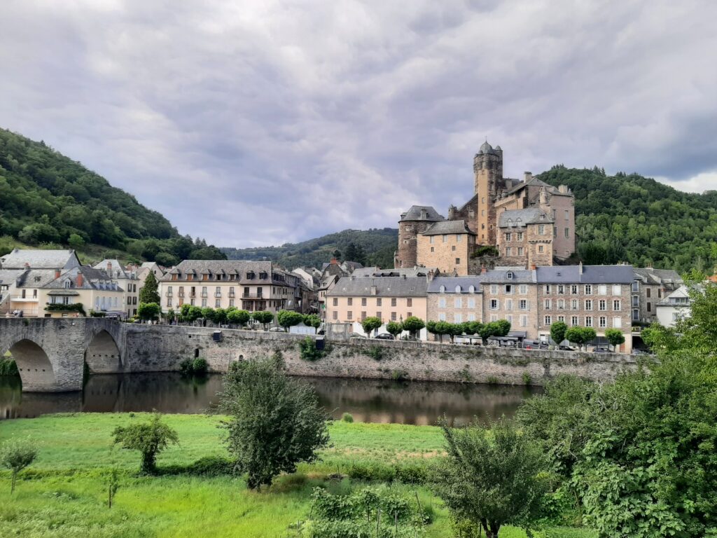 Estaing ; beaux villages Aveyron
