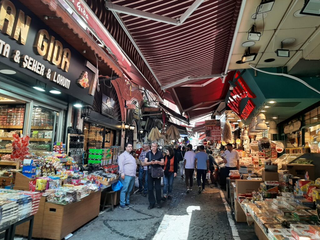 autour du bazar aux épices istanbul