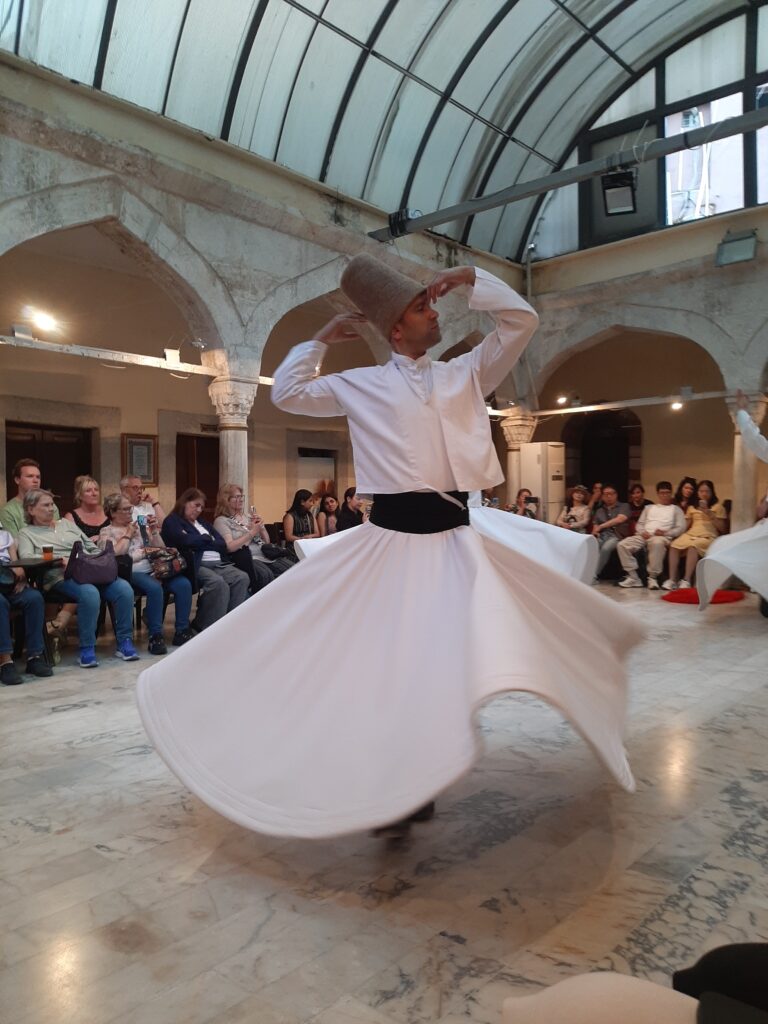 cérémonie de derviches tourneurs istanbul