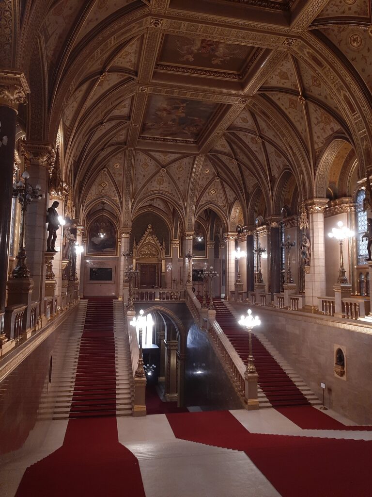 intérieur parlement budapest